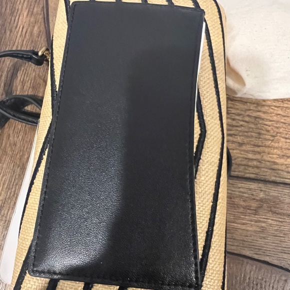 Tory Burch Kira Wallet Chain in Straw NWT - Picture 9 of 9